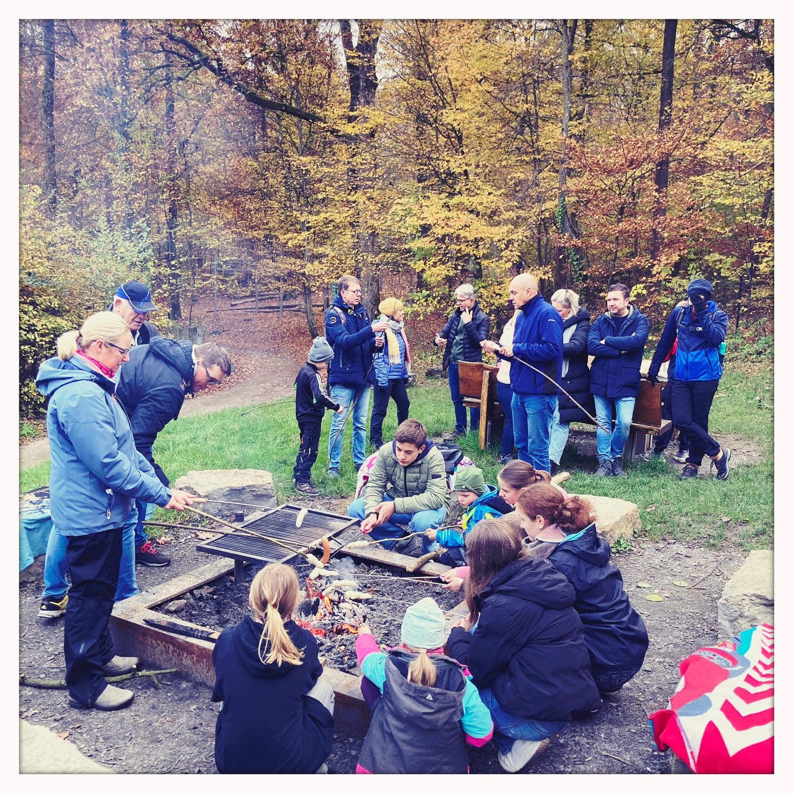 Gruppenbild beim Grillen