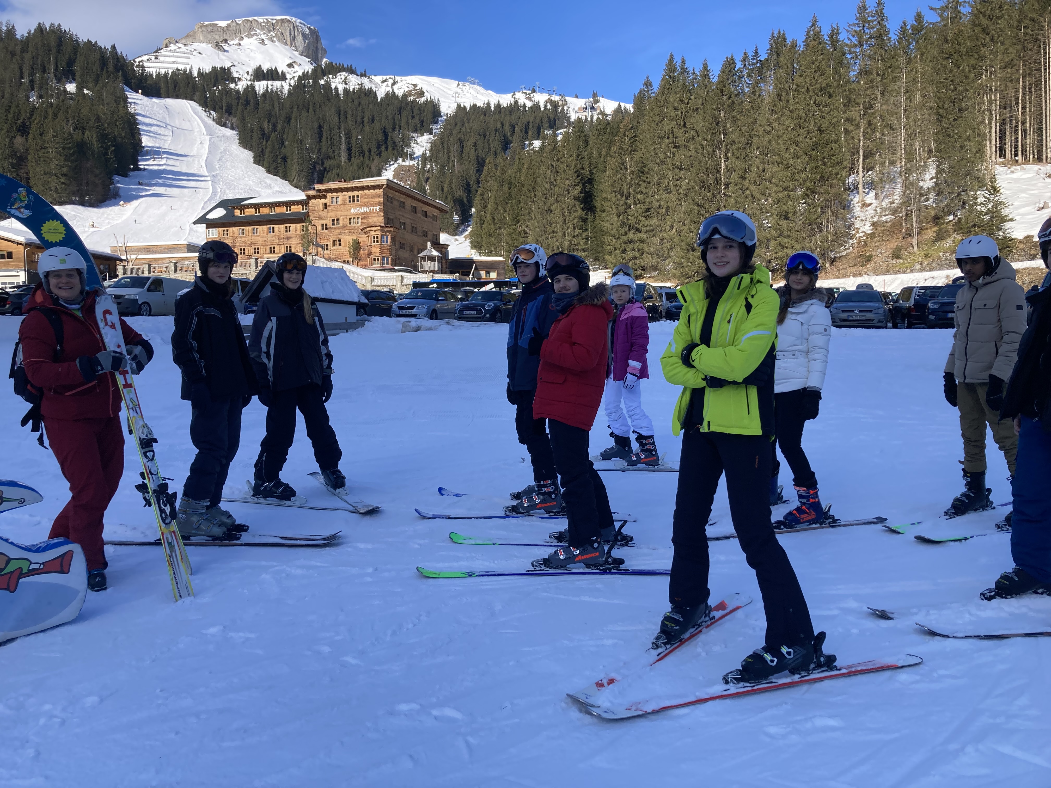 Die Skianfänger auf Ski